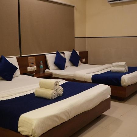 Hotel Satyug Udždžain Exteriér fotografie