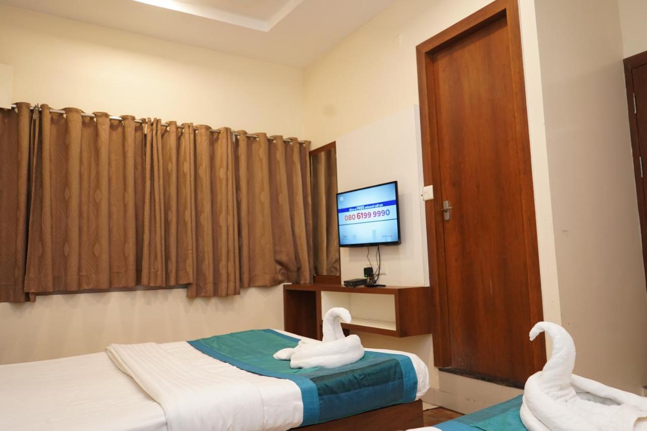 Hotel Satyug Udždžain Exteriér fotografie