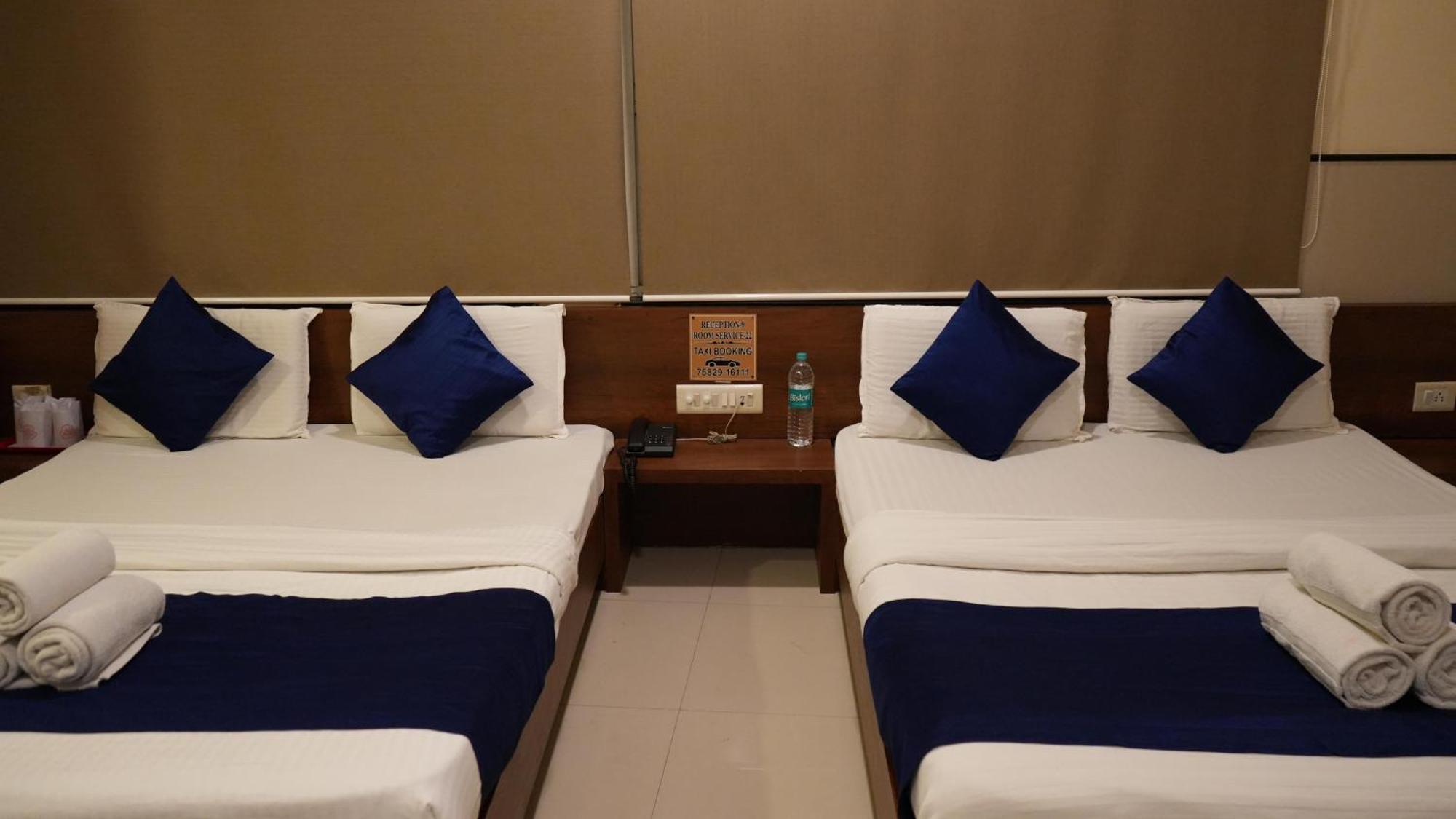 Hotel Satyug Udždžain Exteriér fotografie