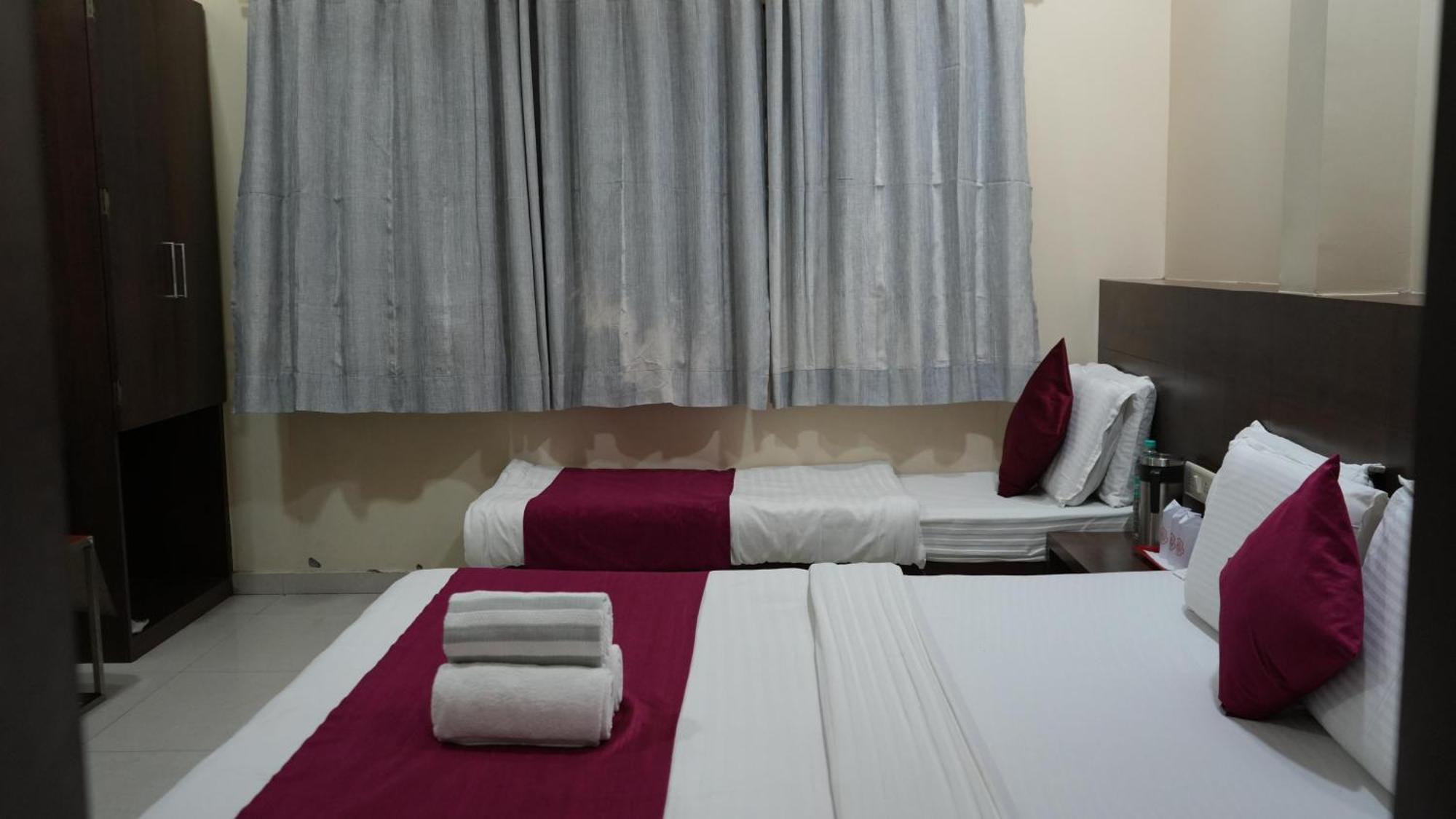 Hotel Satyug Udždžain Exteriér fotografie